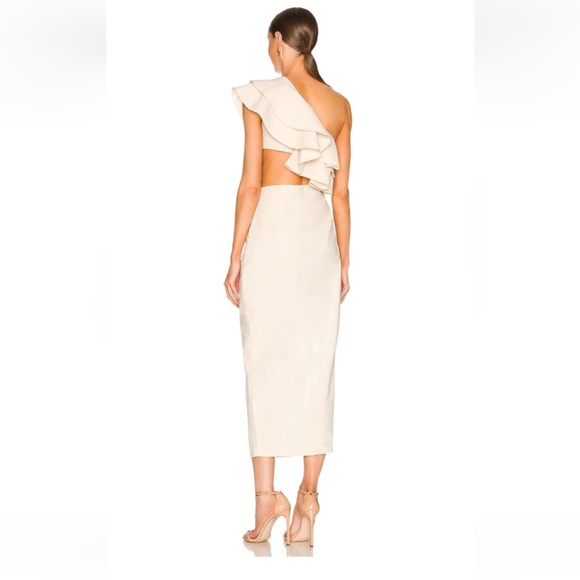 YAURA Elegant One-Shoulder Cream Dress - Picture 2 of 7